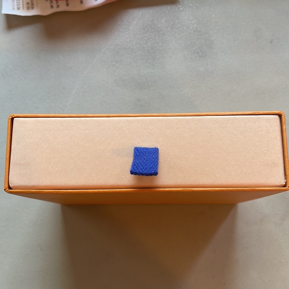 LOUIS VUITTON SMALL GIFT BOX - Picture 9 of 10